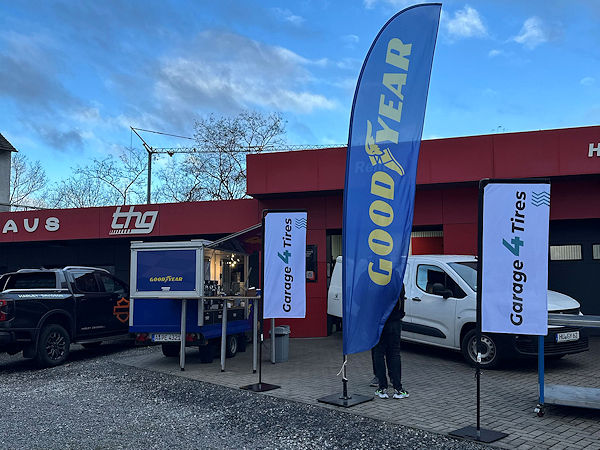 Mit Blick auf das erste „PartnerConnect“-Event, das der Großhändler Best4Tires gemeinsam mit Goodyear bei Garage4Tires-Partner Autohaus THG in Ludwigshafen auf die Beine gestellt hat, wird von einer durchweg positiven Resonanz der rund 100 Teilnehmer an der Veranstaltung berichtet (Bild: Best4Tires)
