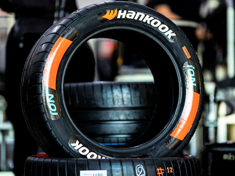 Hankook iON Race tb