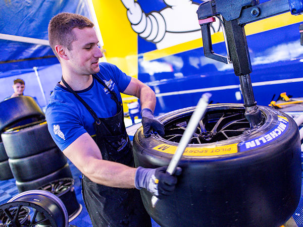 Seit Einführung der Weltmeisterschaft 2012 engagiert sich Michelin als technischer Partner der WEC und bleibt der Reifenhersteller bis mindestens 2029 auch exklusiver Reifenpartner von deren Hypercar-Klassements (Bild: Julien Delfosse/DPPI/WEC)