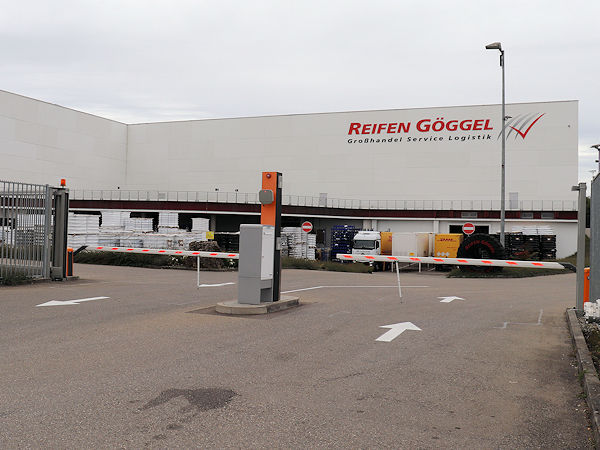 Laut der Schwäbischen soll die Versicherung bis auf eine Million Euro den bei einem Brand bei Großhändler Reifen Göggel vor zwei Jahren entstandenen Schaden in Höhe von gut 21 Millionen Euro erstattet haben (Bild: NRZ/Arno Borchers)