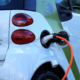 Das Geschäftsmodell der Elaris AG, die Elektrofahrzeuge ihrer gleichnamigen Eigenmarke bei chinesischen Herstellern fremdfertigen lässt und hierzulande vertreibt, sei – sagt das Unternehmen selbst – im vierten Quartal 2024 massiv unter Druck geraten, weil die EU zusätzlich zu einem zehnprozentigen Importzoll im vergangenen November noch weitere Strafzölle auf Importe von batteriebetriebenen Elektrofahrzeugen aus China verhängt hat rückwirkend zum Juli zurückliegenden Jahres (Bild: Pexels/Mike Bird)