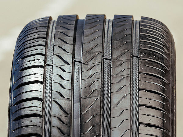 Dieses Jahr wird der „Primacy 5“ in zunächst 88 Dimensionen – 64 davon bereits ab Januar – in Europa erhältlich sein, bevor Michelin das Lieferprogramm bis Mitte 2026 dann auf insgesamt 127 Dimensionen ausbaut (Bild: Michelin)