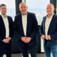 Von links: Select-Vorstand Daniel Trost, Vorstandsvorsitzender Stephan Westbrock und Dennis Christ, Prokurist und Einkaufsleiter bei der Autoteilegroßhandelskooperation, blicken zuversichtlich in Richtung der nächsten 25 Jahre (Bild: Select AG)