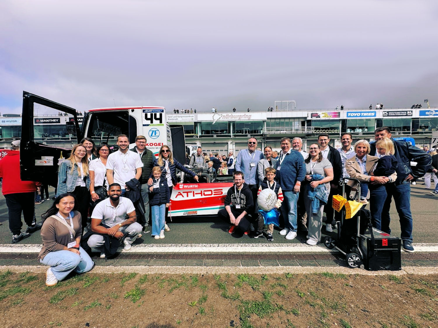 Hämmerling-Kunden und -Mitarbeiter erlebten am vergangenen Sonnabend beim Truck Grand Prix einen „Tag voller Emotionen“ (Bild: Hämmerling)