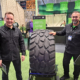 Temo Saari und Marcel Wolf von Nokian Tyres praesentieren neuen Flotationsreifen